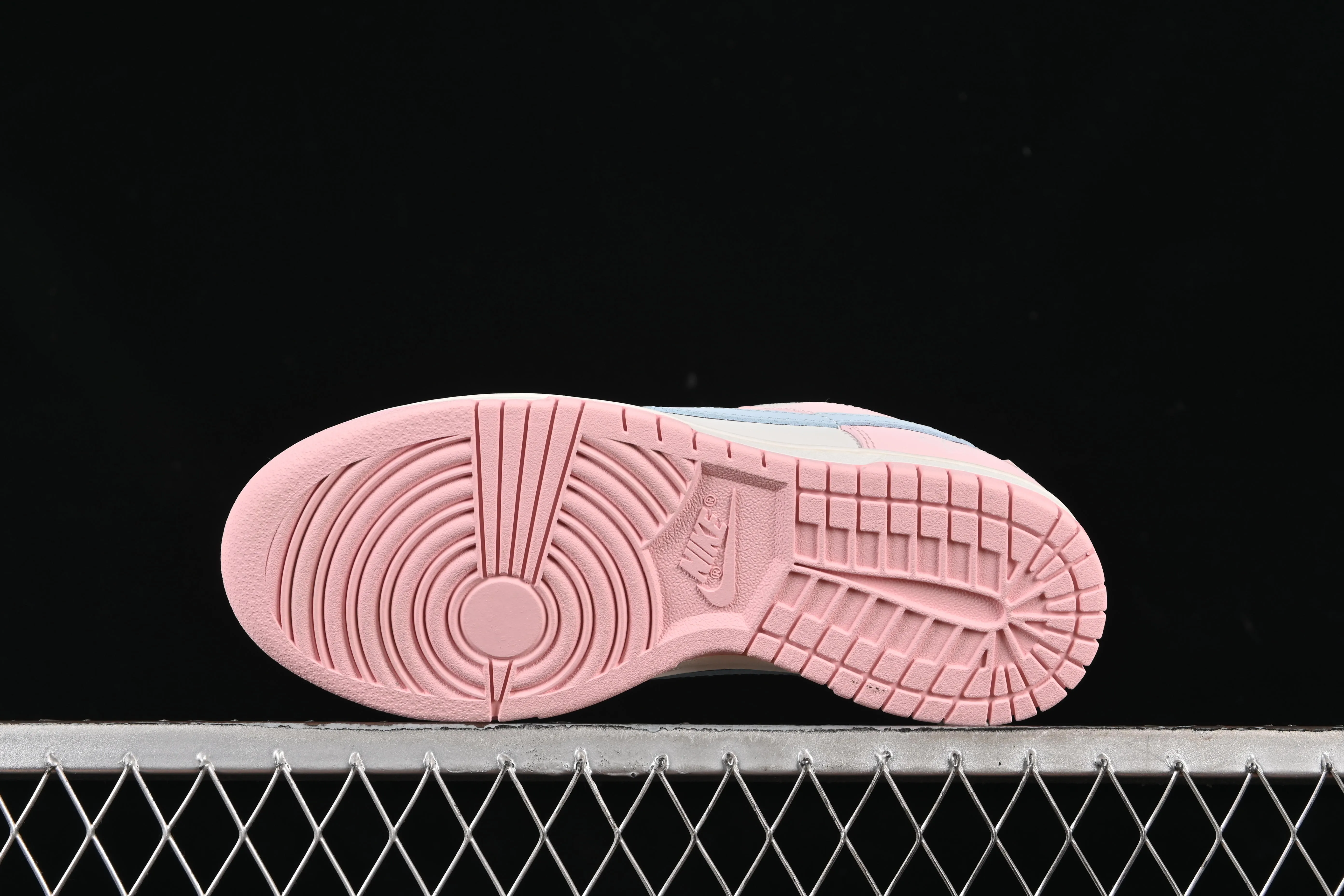 All Categories Nk SB Dunk Series Nk SB Dunk Low Low-top sneakers Nike SB Dunk Low "Just Do It" Anniversary high-end custom low-top casual sneakers PB0508-035